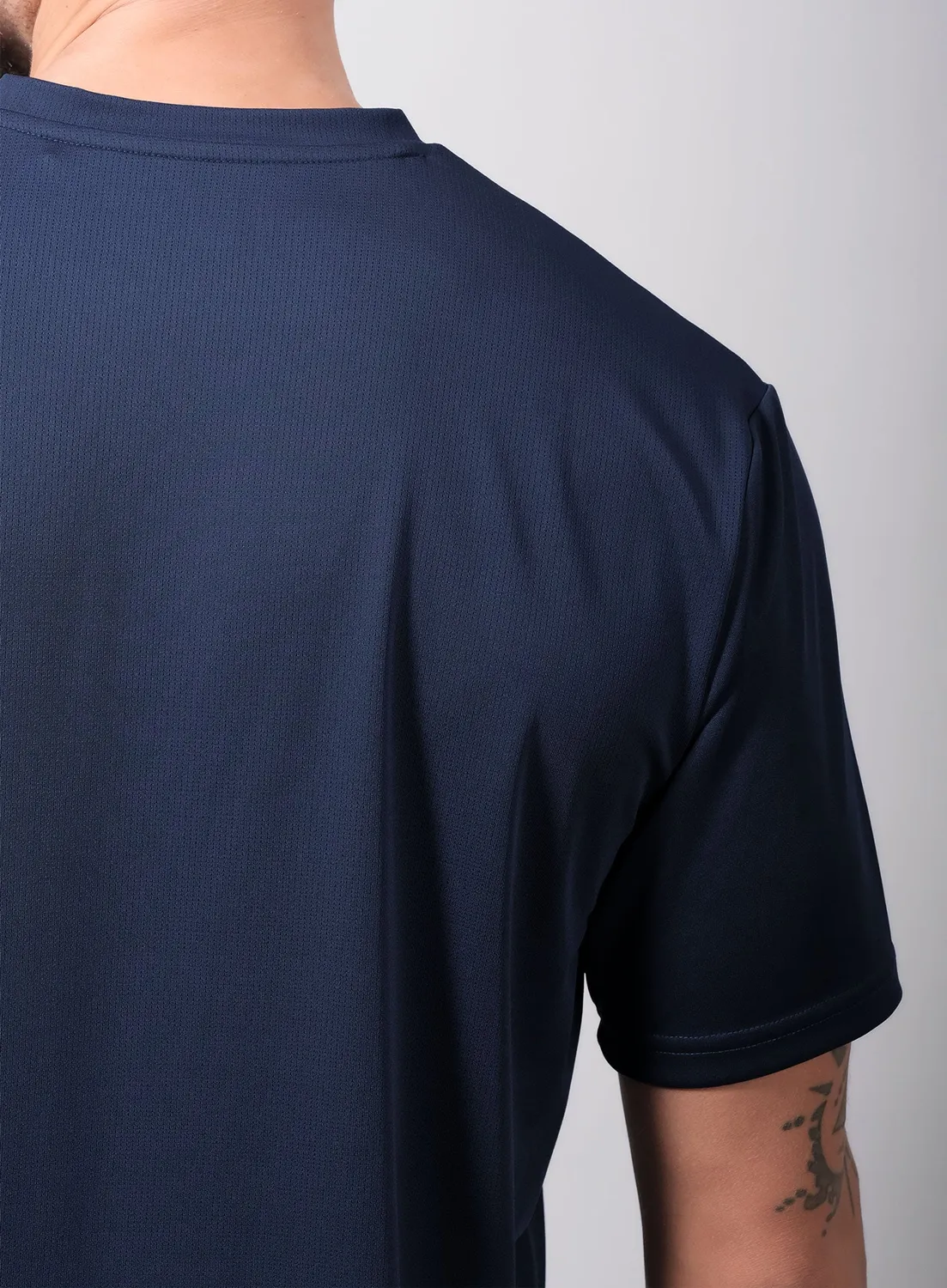 Robin Soderling Performance Tee V-Ausschnitt atmungsaktiv